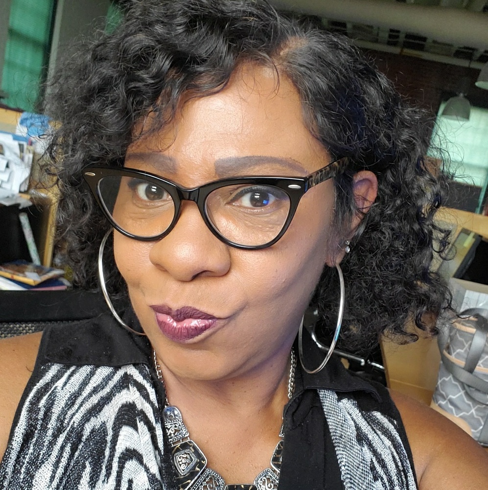 Meet your Posher, Wini